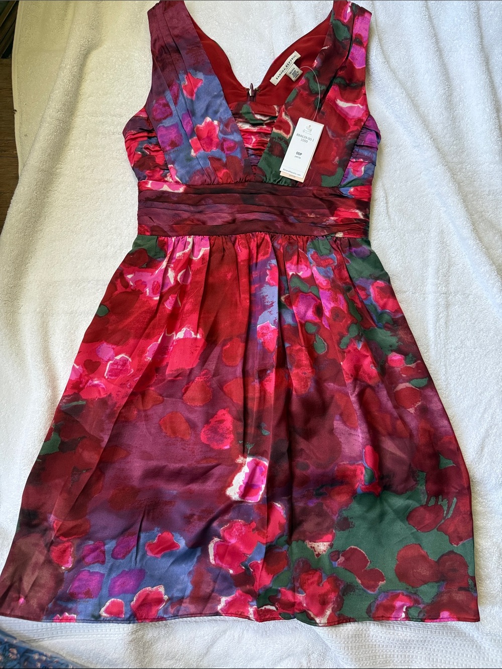 NWT Banana Republic Silk Floral V-Neck Dress in Red, Pink, Green